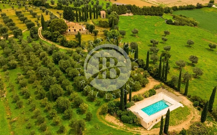 Villa in Campagnatico - view 1