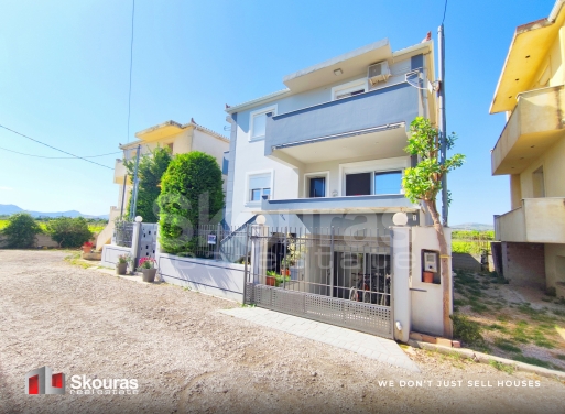 Apartment in Evangelistria - view 1