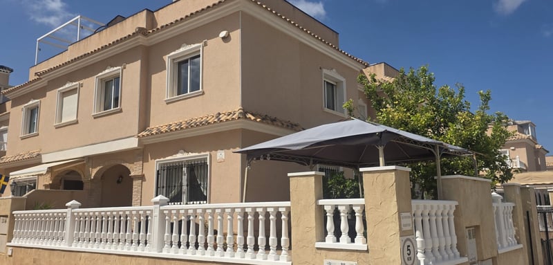 House in Los Dolses - view 1