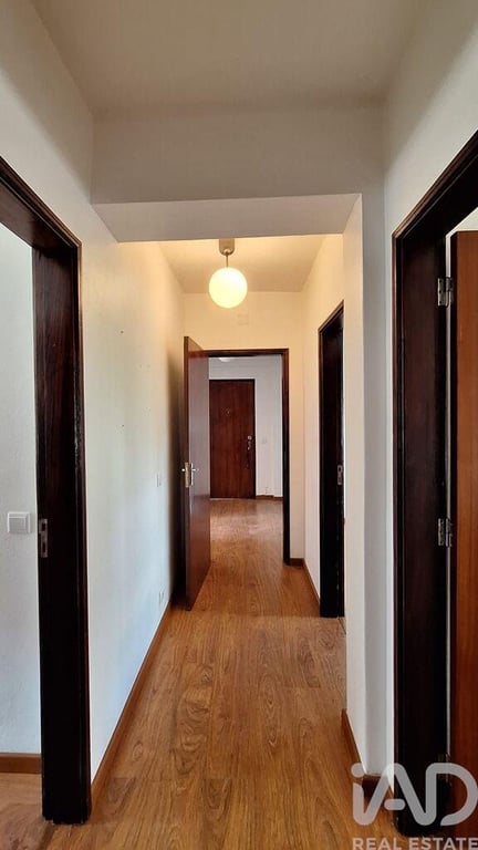 Apartment in Tavarede - Image 2