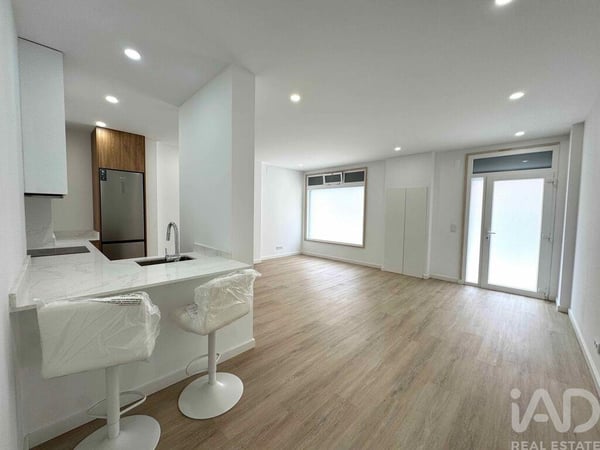 Apartment in Rio de Mouro - view 1