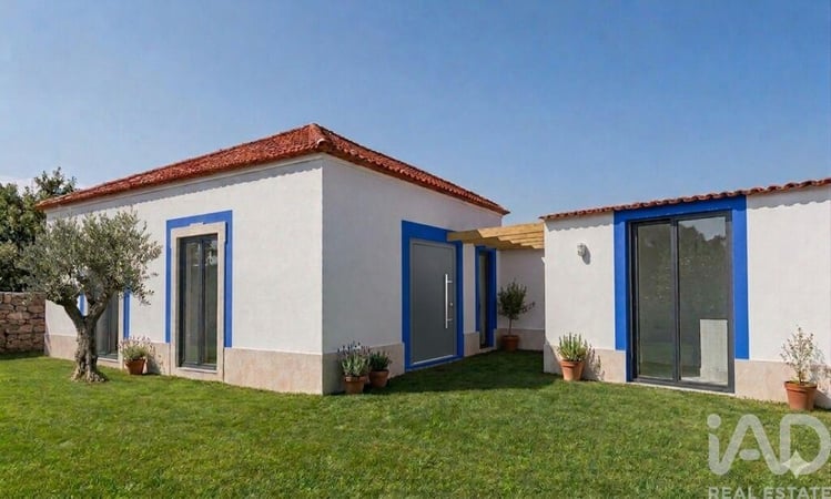 House in Santo Isidoro - view 1