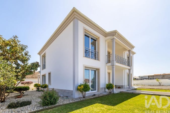 House in Ortigosa - view 1