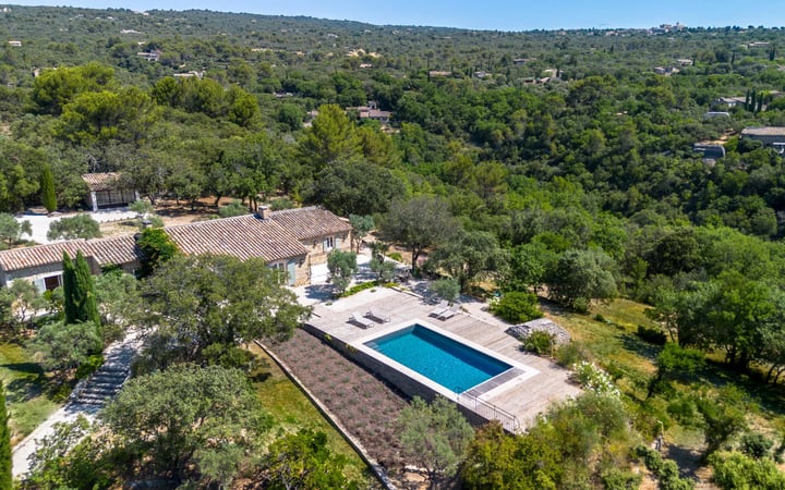 House in Gordes - view 1