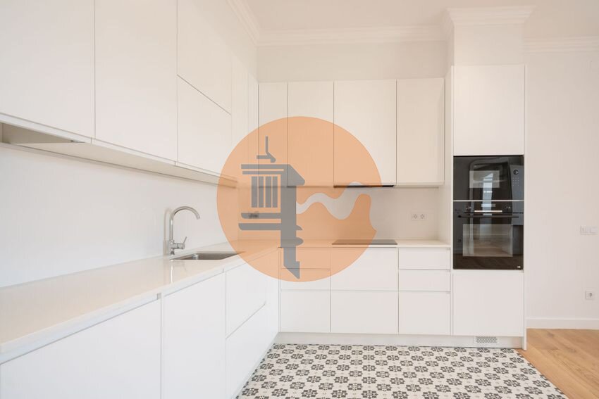 Apartment in Vila Real de Santo Antonio - Image 3
