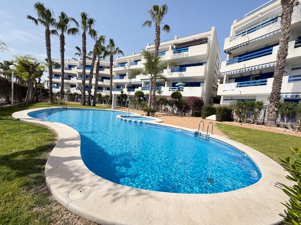 Penthouse in Playa Flamenca - view 1