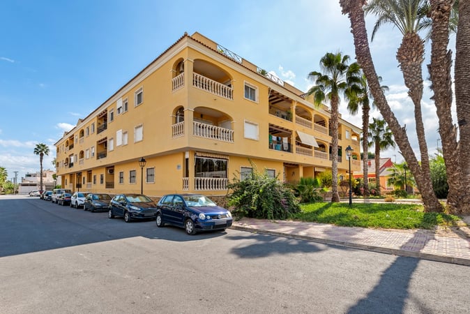 Apartment in Jacarilla - view 1