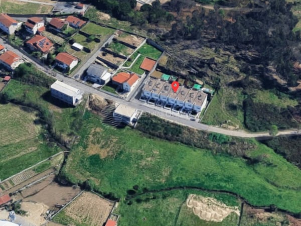 Villa in Carvalhosa - view 1