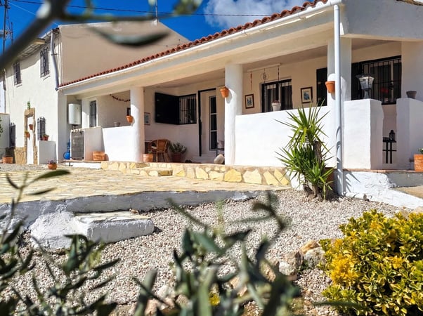 House in Hoya Hermosa - view 1