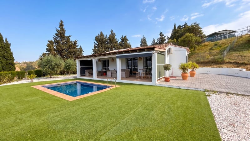 Villa in Coin - view 1