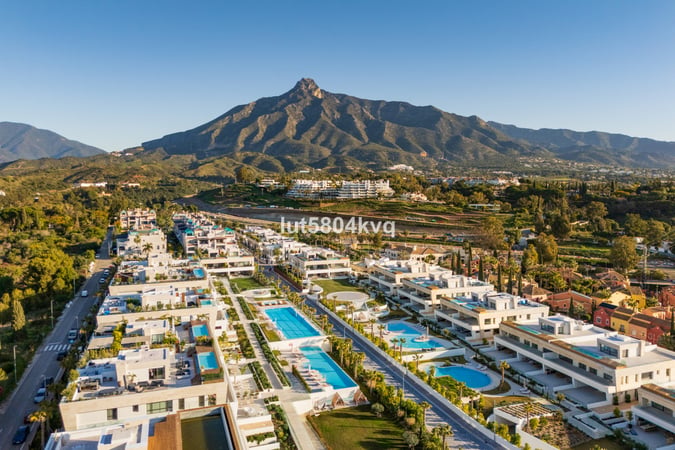 Apartment in Nueva Andalucia - view 1