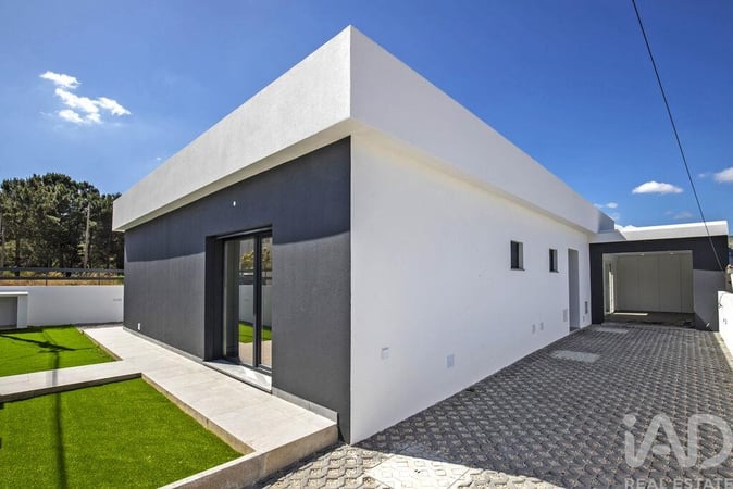 House in Fernao Ferro - view 1