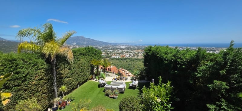 House in Benahavis - view 1