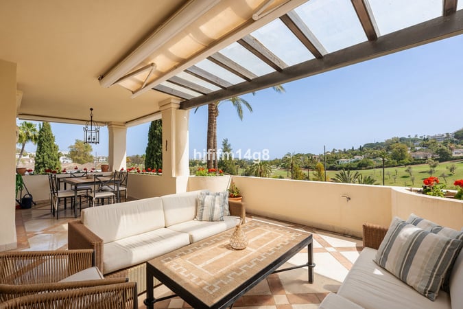Apartment in Nueva Andalucia - view 1