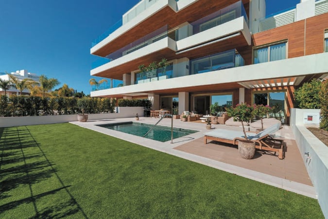 Apartment in Nueva Andalucia - view 1