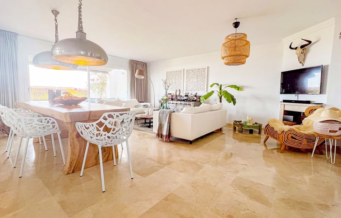 Apartment in La Mairena - view 1