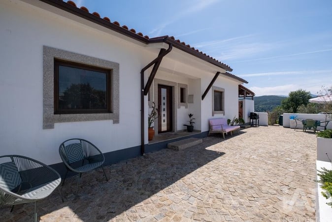 House in Coja - view 1