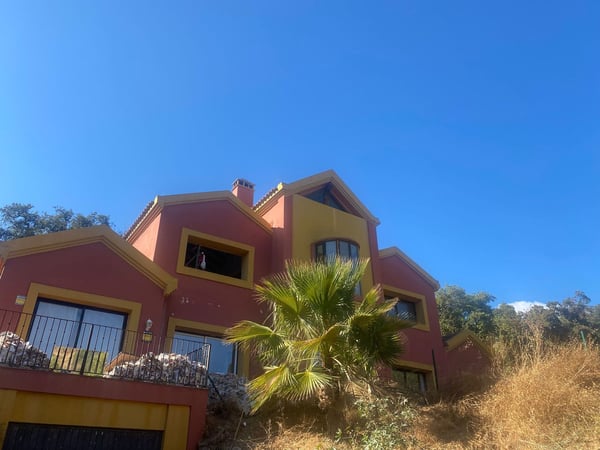 Villa in Elviria - view 1