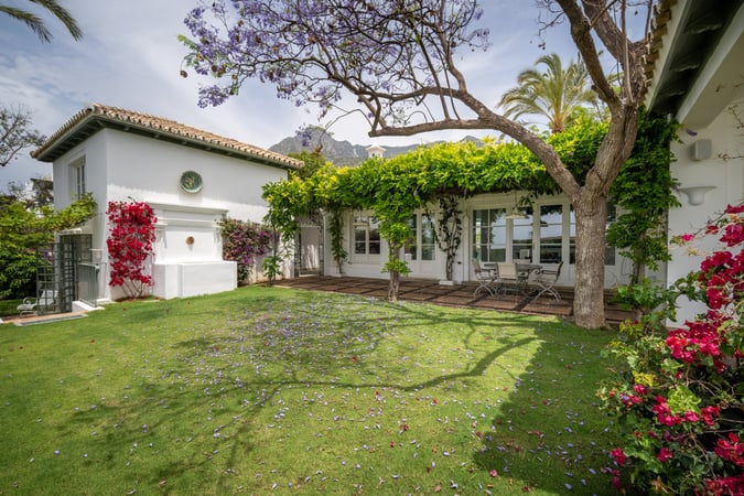Villa in Marbella - view 1