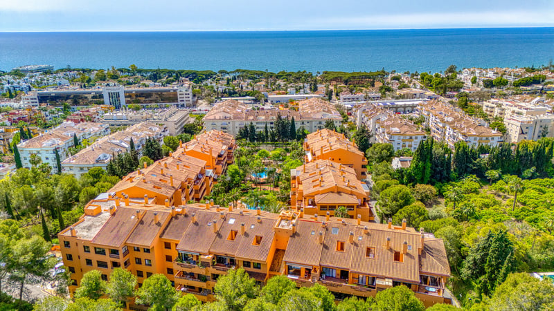 Apartment in Nueva Andalucia - view 1