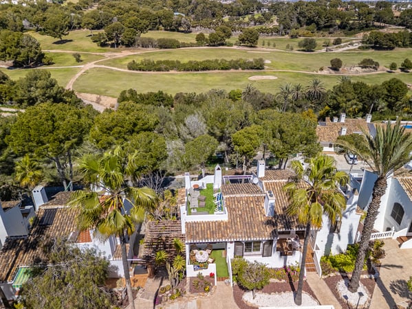 House in Villamartin - view 1