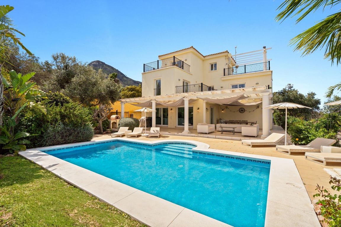 House in Alhaurin el Grande - Image 2