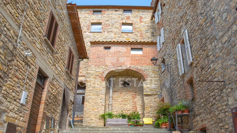 House in Parrano - view 1