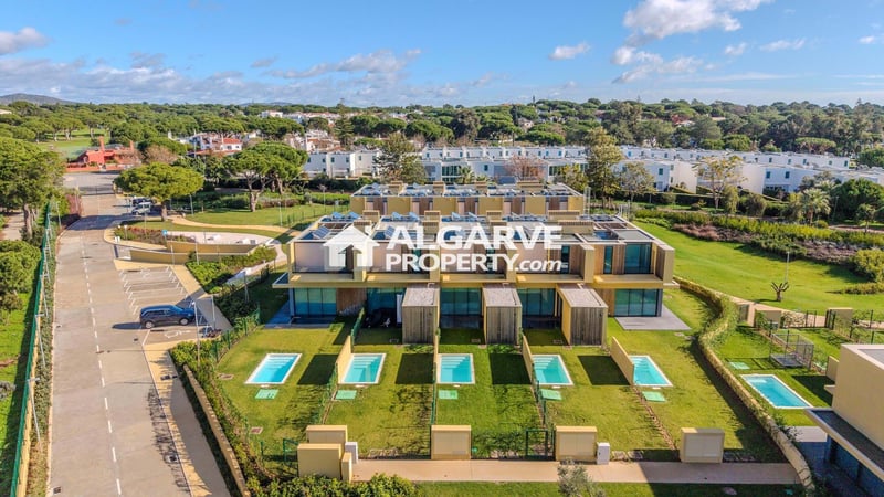Villa in Quarteira - view 1