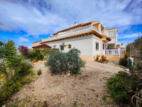 House in Urbanizacion los Balcones - view 1