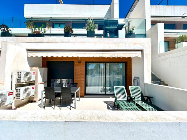 Apartment in Villamartin - view 1