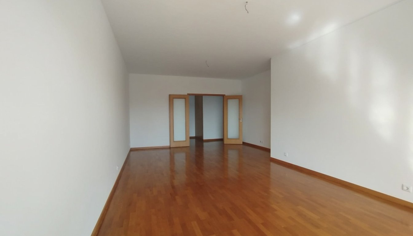 House in Povoa de Varzim - Image 3