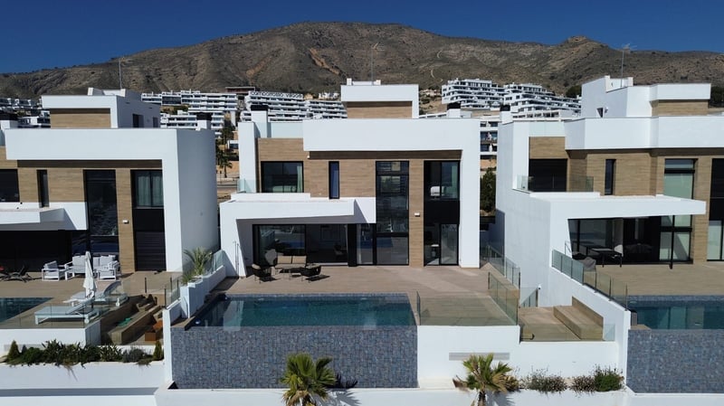 Villa in Alicante - view 1
