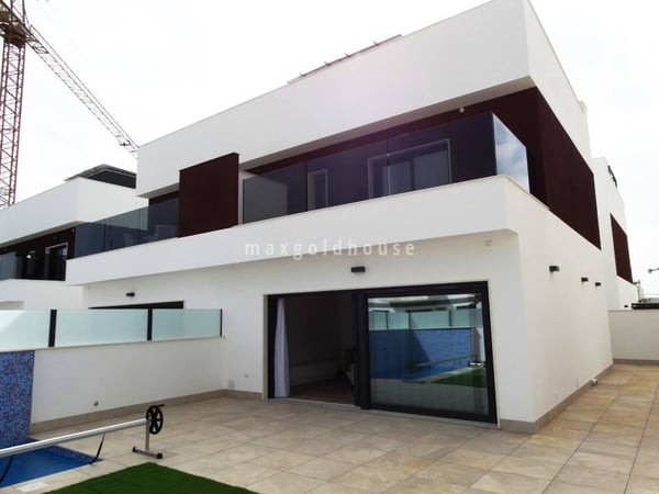 House in Santiago de la Ribera - view 1