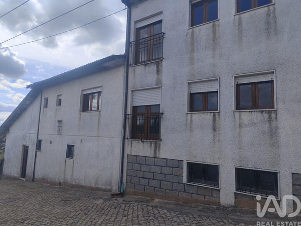 House in Vimioso - view 1