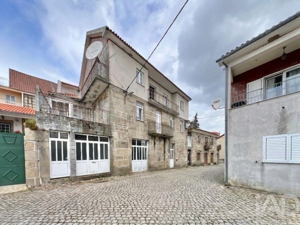 House in Ranhados - view 1