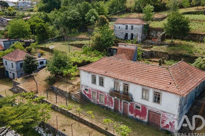 House in Espadanedo - view 1