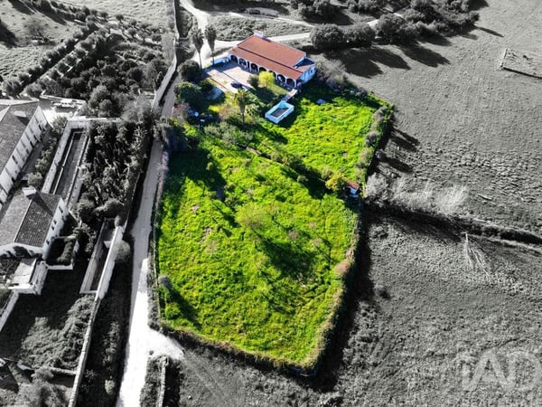 House in Vila Vicosa - view 1