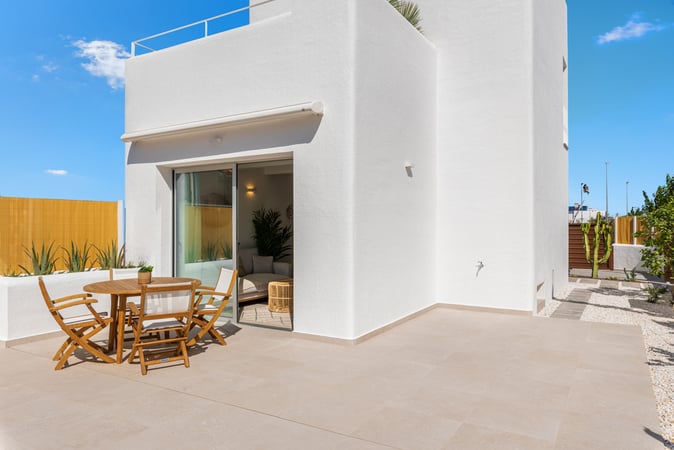 House in Los Alcazares - view 1