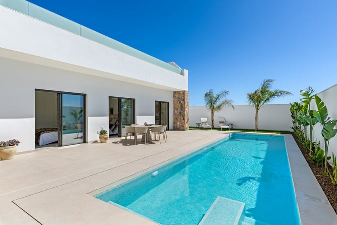 House in Los Alcazares - view 1