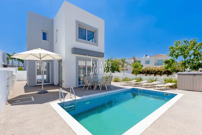 House in Paralimni - view 1