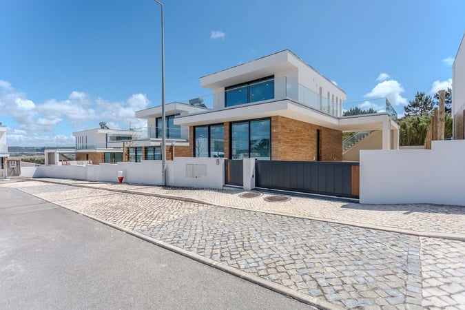 Villa in Salir do Porto - view 1