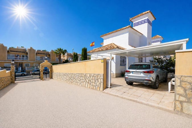 House in Dehesa de Campoamor - view 1