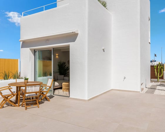 House in Los Alcazares - view 1