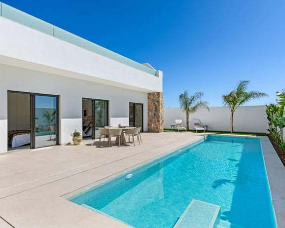 House in Los Alcazares - view 1