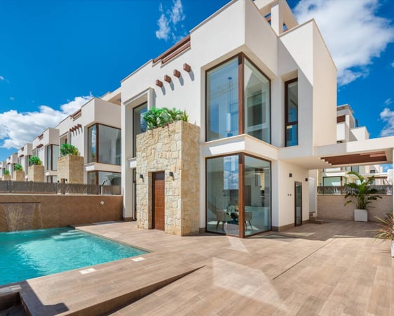 House in Los Montesinos - view 1