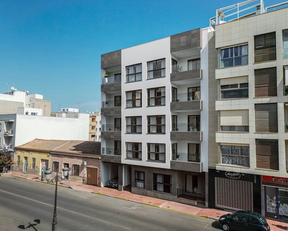 House in Guardamar del Segura - view 1