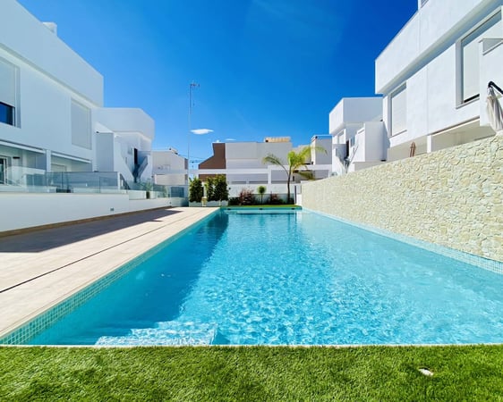 House in Torre de la Horadada - view 1