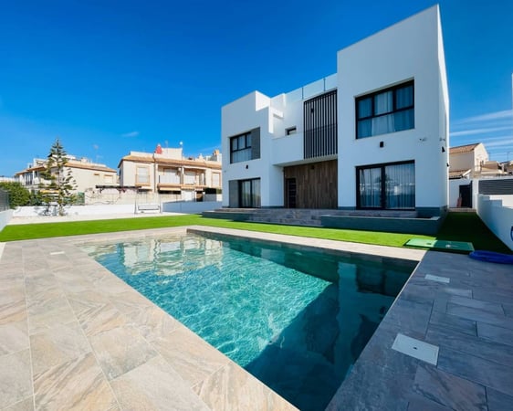 House in Torrevieja - view 1