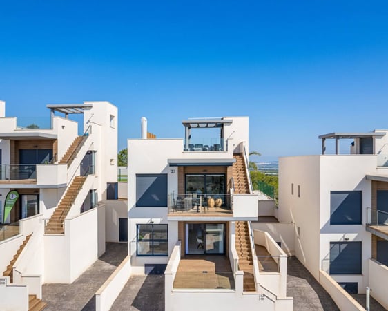 House in San Miguel de Salinas - view 1