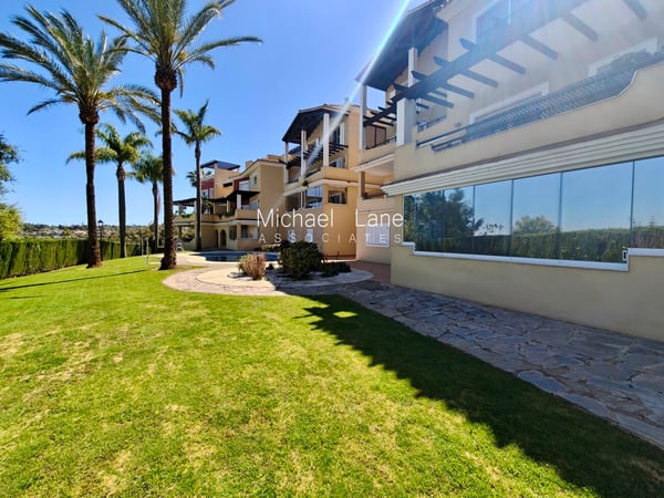 House in Nuevo Guadiaro - view 1